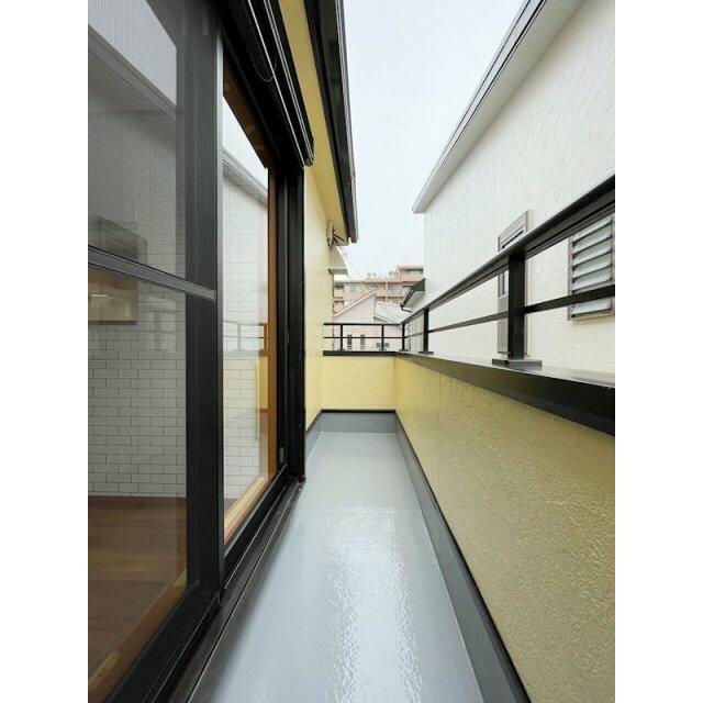 明るいバルコニー