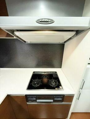 三口ガスコンロです。（2025年12月現在）