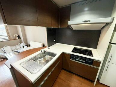 L型システムキッチンです。（2025年12月現在）