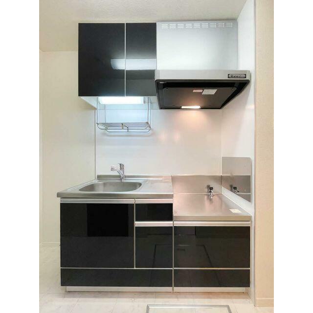 キッチンは上下に収納がついているので、キッチン周りをスッキリお使いいただけます！！ガスコンロ設置可…