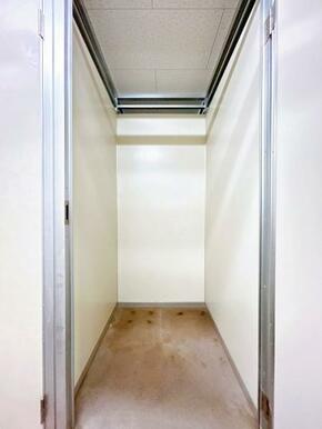 「トランクルーム」中のお写真です。