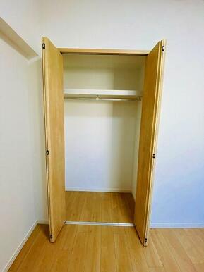 「北東側洋室」クローゼット開