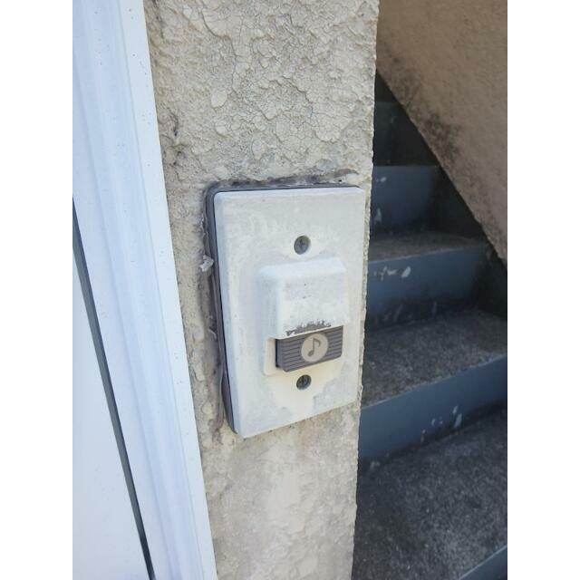 来訪者がいらっしゃったらチャイムで呼び出し可能です