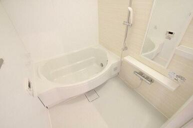 １４１８サイズの浴室です。追い焚き給湯・浴室暖房乾燥機付きです。