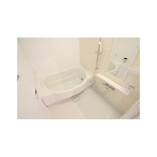 １４１８サイズの浴室です。追い焚き給湯・浴室暖房乾燥機付きです。