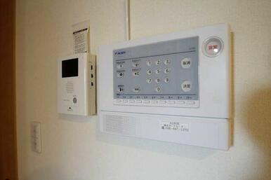 インターフォンでございます