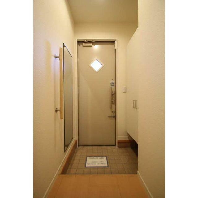 玄関はシューズボックスがございます