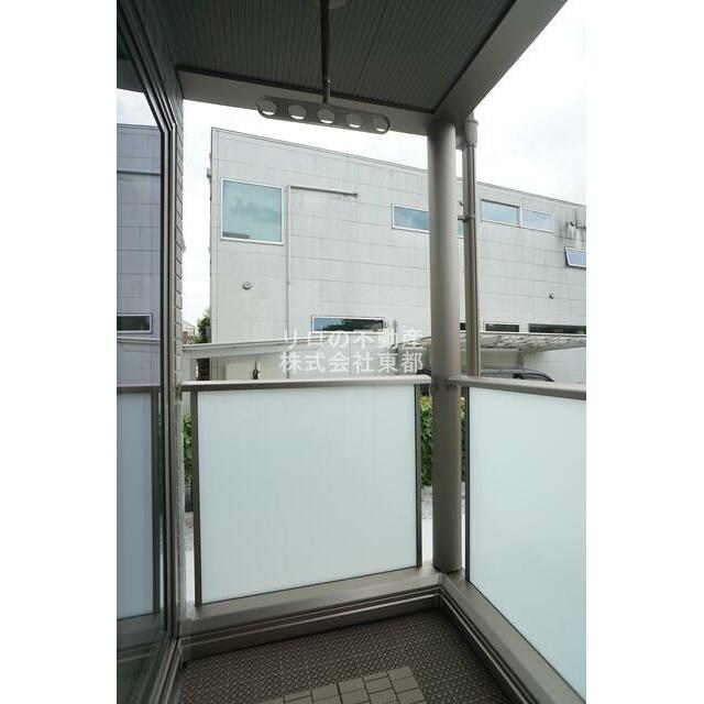 バルコニーがあるので洗濯物を太陽の下で干すことができます♪