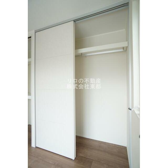 奥行のある収納付です！増えがちな荷物をもスッキリ収納できます☆