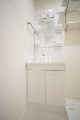 ヘアセットも簡単洗髪洗面化粧台タイプ☆