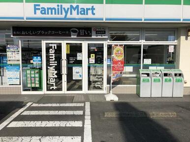 ファミリーマート久居北口店