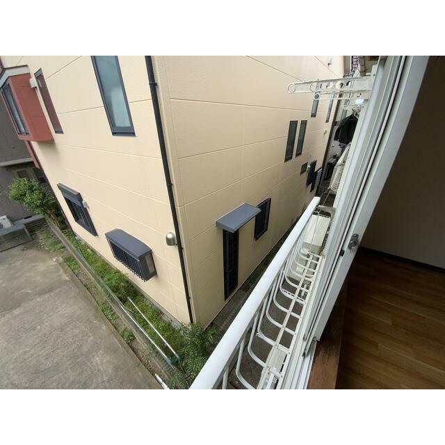 壁付け物干しアームあります。