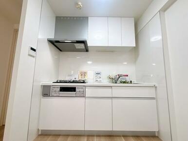 「キッチン」ハウステック製のシステムキッチンに新品交換しました。