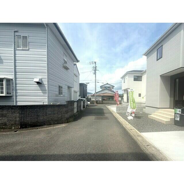 西側接道（北方向）