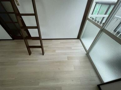 ロフトより室内