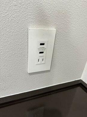 USBコンセントもついております。