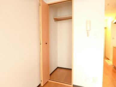 ※同タイプの別部屋写真となります