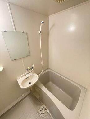※同タイプの別部屋写真となります