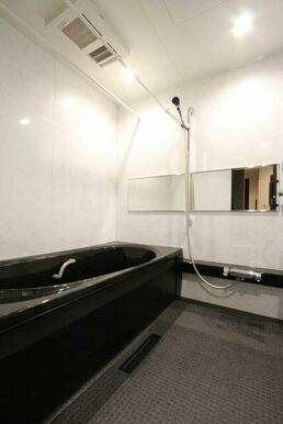 浴室暖房乾燥機能付きのユニットバスです。