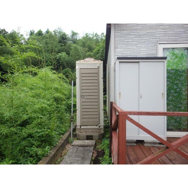 物置、トイレ付です。