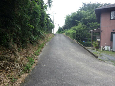 敷地から見た前面道路