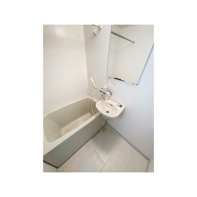 同物件、別のお部屋の写真です。