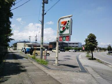 セブンイレブン山梨大学医学部前店