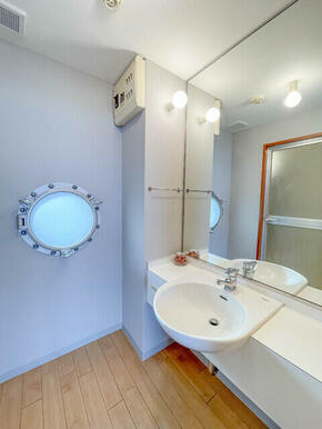 ★身支度に便利な洗面化粧台です♪★