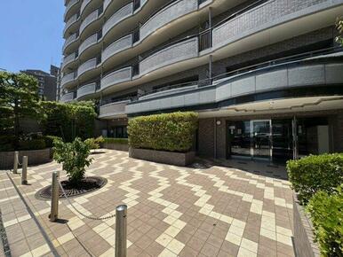 マンション入口。