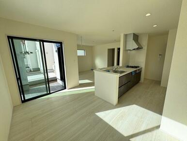 リラックスできる場所だからリビングは家具＆レイアウトにこだわりたい！（3号棟）