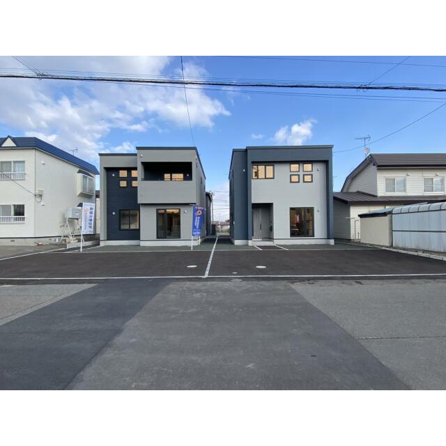 1号棟（左）、2号棟（右）