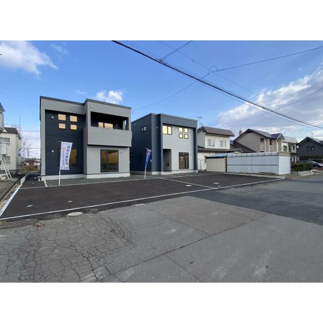 1号棟（左）、2号棟（右）