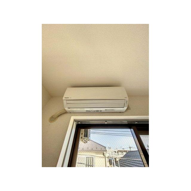 エアコン　※反転タイプのお部屋の写真です。