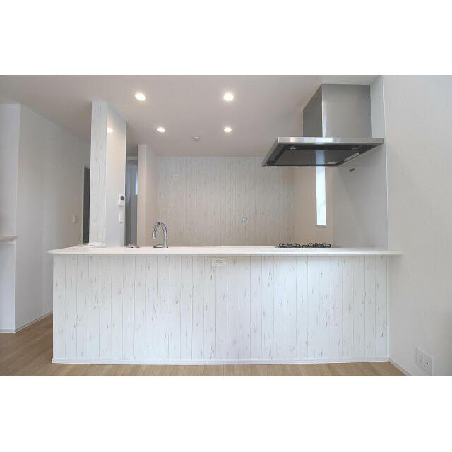 キッチンカウンター背面アクセントクロス