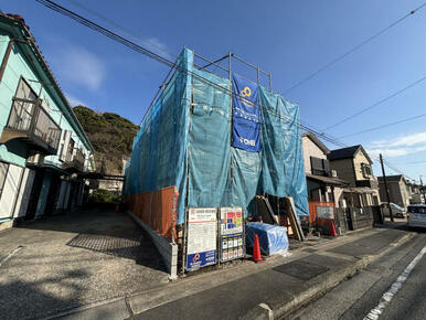 【前面道路含む現地写真】