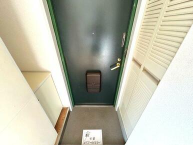 毎日通る玄関はこちらです