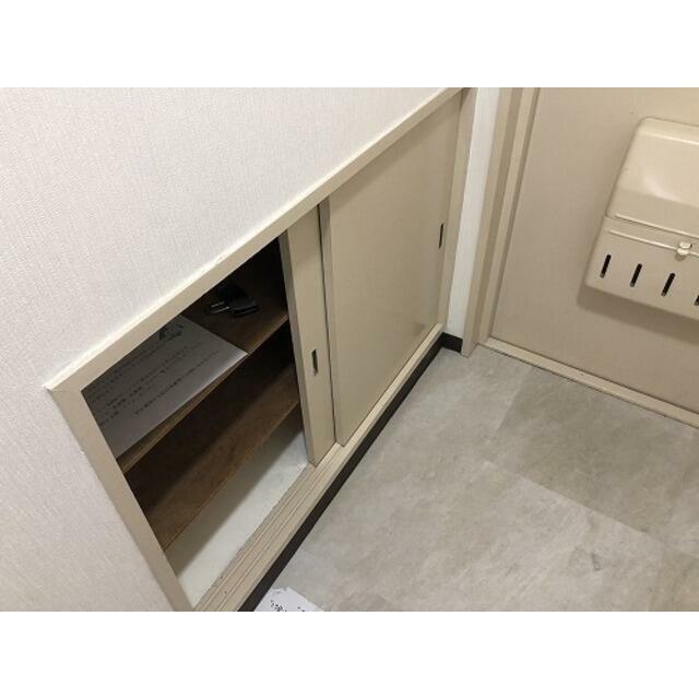 シューズボックス
