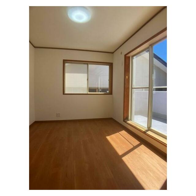 2階東側洋室　6帖