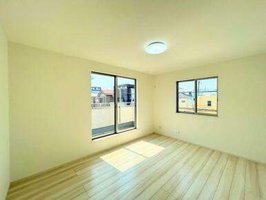 2階西側洋室　約7.8帖