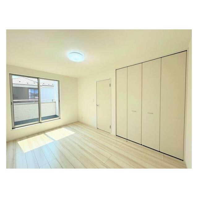 2階東側洋室　約6.7帖