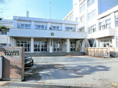 甲田小学校まで徒歩約12分（約930ｍ）