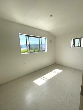 ２階洋室５帖♪