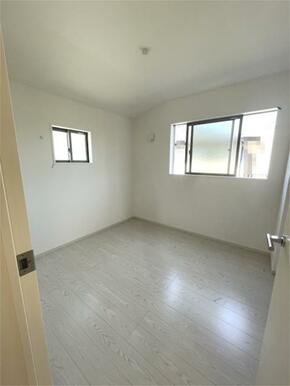 ２階洋室４．５帖♪