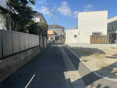 ◆西側前面道路◆現地（2026年1月）撮影