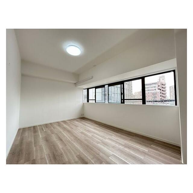 約7帖洋室「隠ぺい排管設置の施工をしているためエアコンの設置も可能です。」