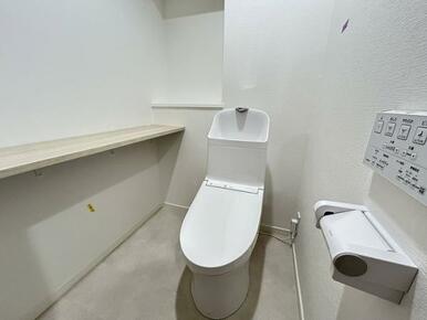 トイレ「カウンター付きでおしゃれに仕上げています。」