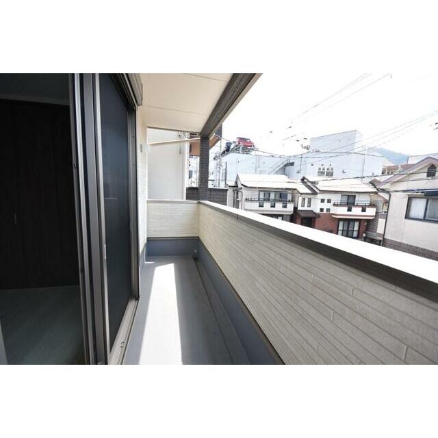 南向きにつき陽当たり良好なバルコニー！お洗濯物も乾きやすいですね♪