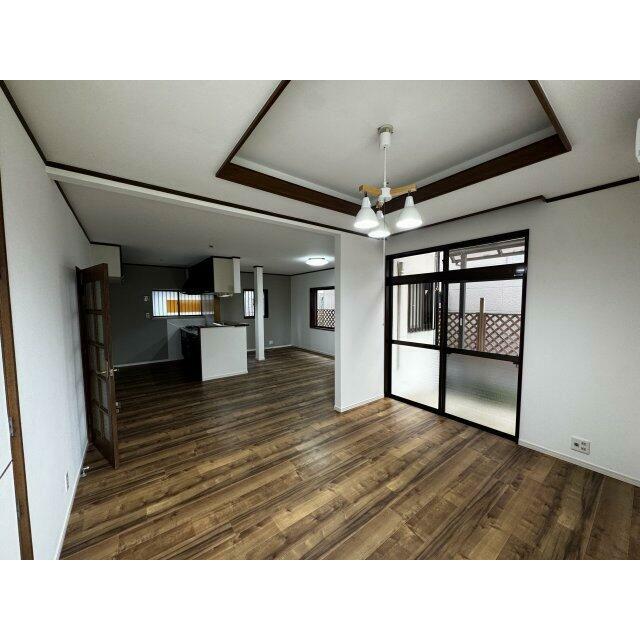 こちらのリビングで趣味の時間をお楽しみください