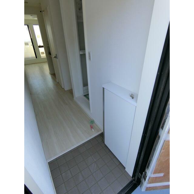 タイル張りでバリアフリーの玄関