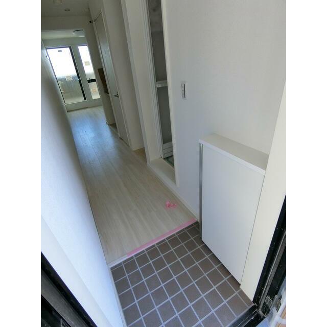 タイル張りでバリアフリーの玄関